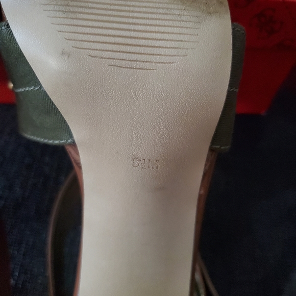 Guess Belloma Green Multi Leather Platform Sandals - Picture 10 of 11